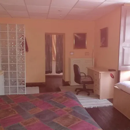Residencia Conejos - Bike & Motorbike Homestay *